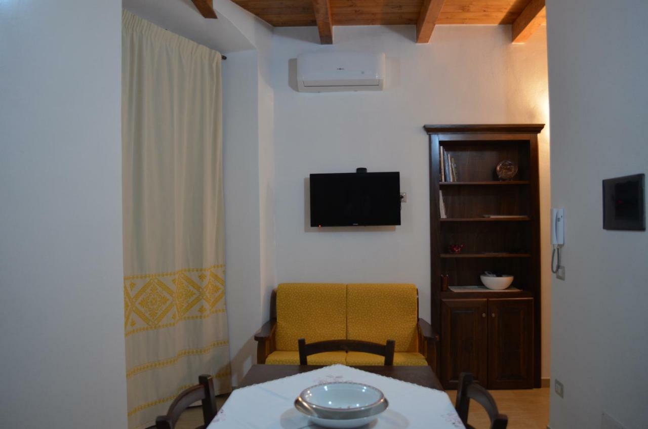 Casa Vacanze La Pavoncella Iglesias Exterior foto